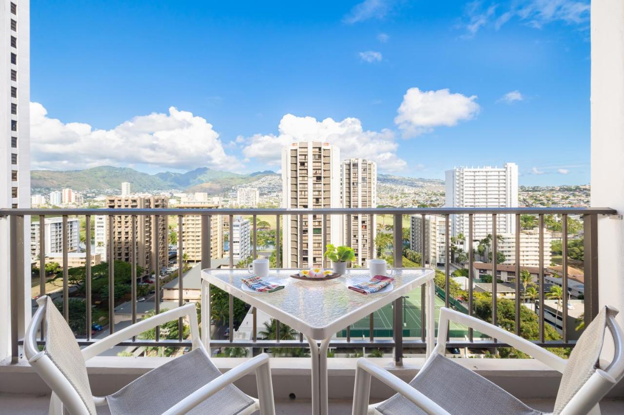 Beautiful Mountain View In Waikiki Sunset With Parking Apartamento Honolulu Exterior foto