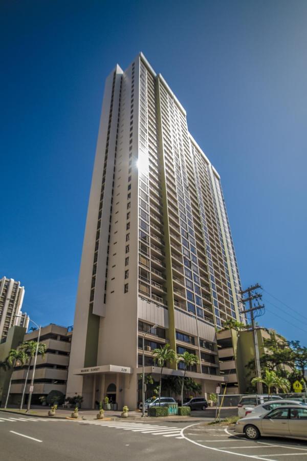 Beautiful Mountain View In Waikiki Sunset With Parking Apartamento Honolulu Exterior foto